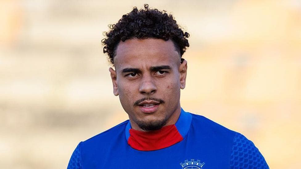 انتقال رکوردشکن آگیو به تیم هارتز اسکاتلند