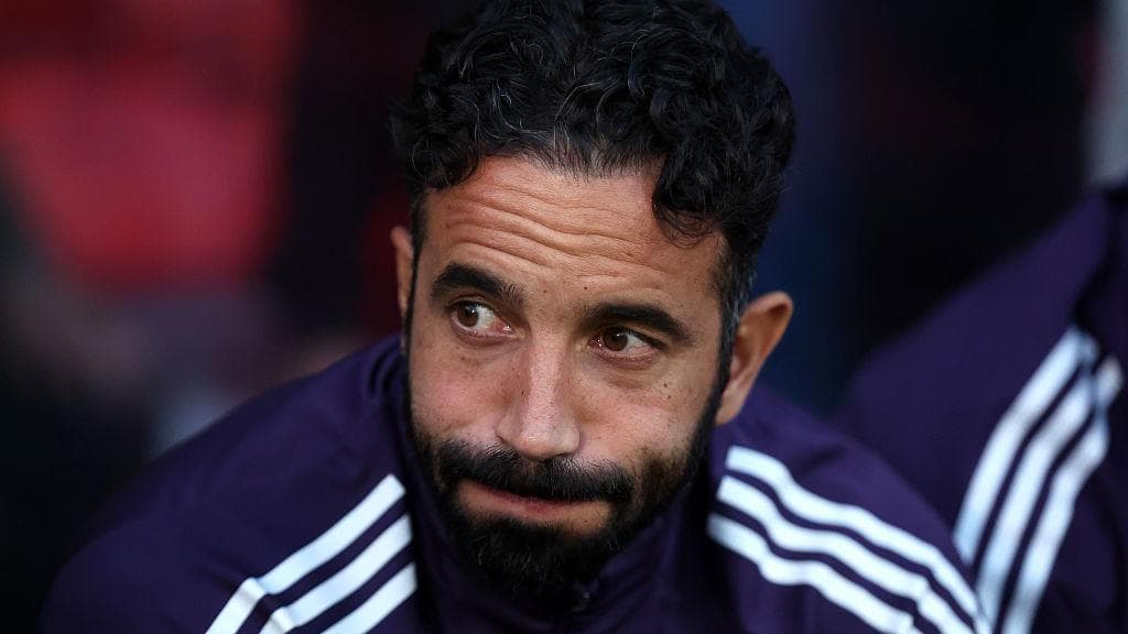 روبرتو آموریم پس از شکست منچستر یونایتد: «گاهی از بازیکنانم متنفرم، گاهی می‌خواهم کناره‌گیری کنم»