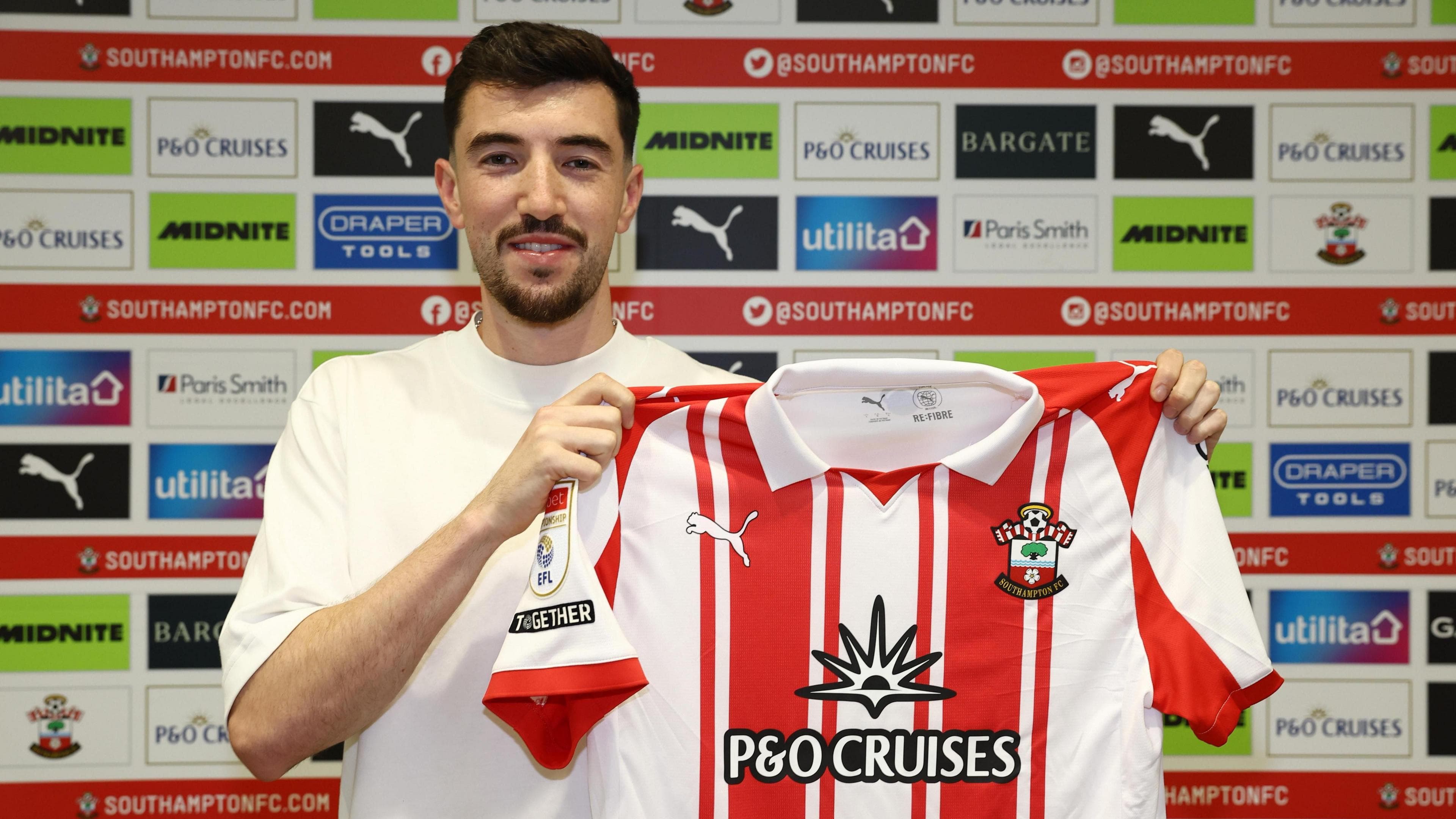 فن آزاز به ساوتهمپتون پیوست؛ انتقالی ارزشمند در فوتبال انگلیس