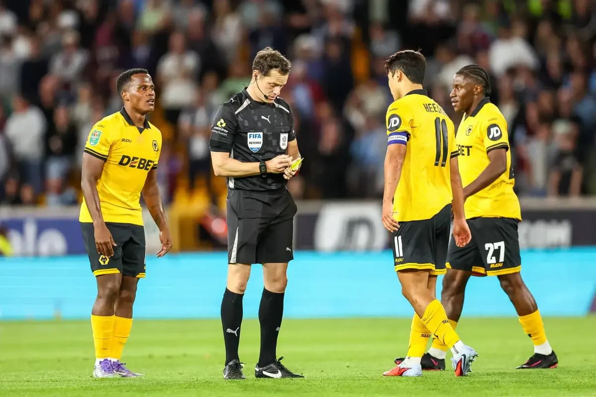 داوران مسابقه: دارن انگلند داور دیدار برایتون و منچسترسیتی شد