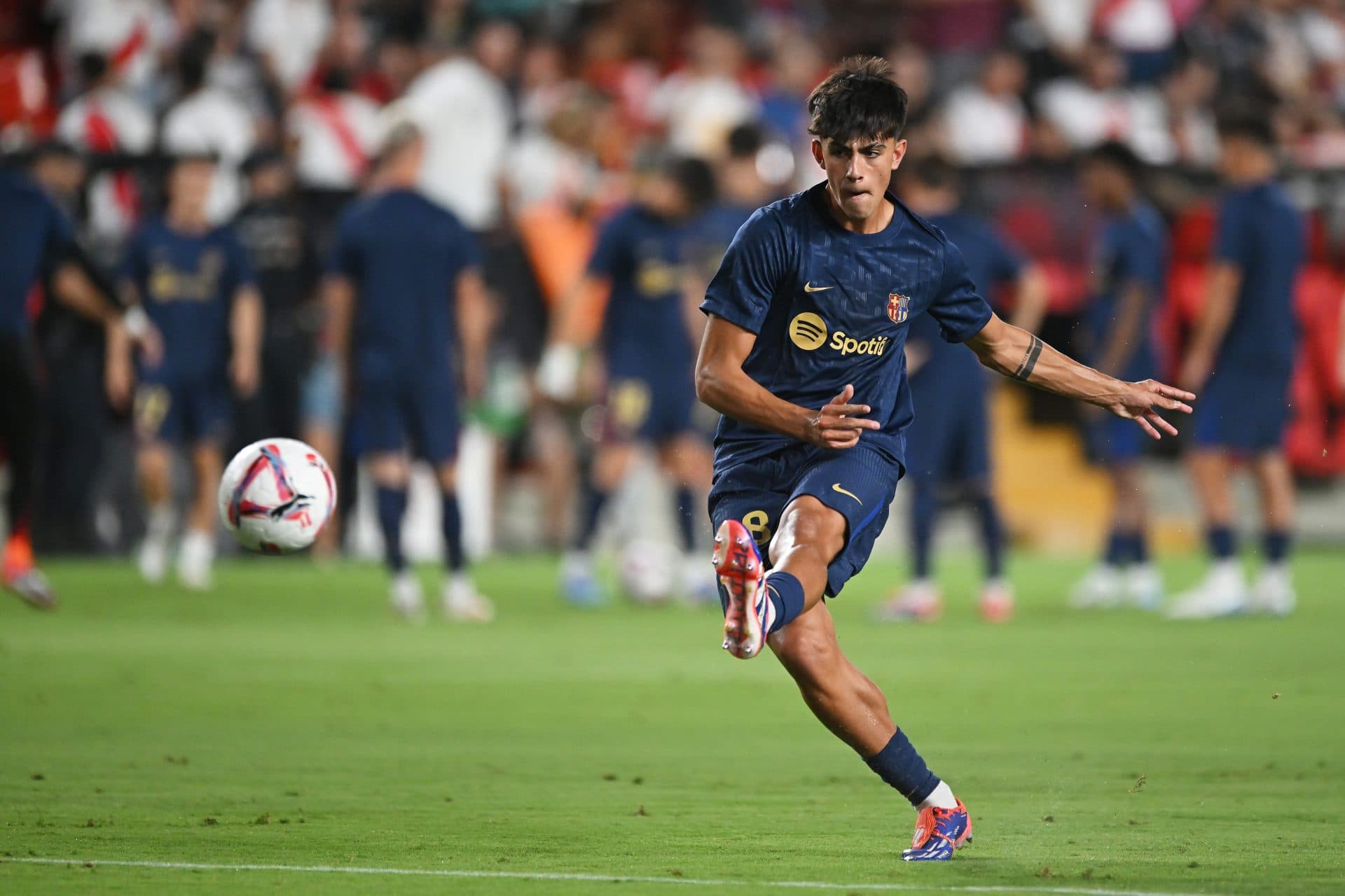 مارک برنال ۱۸ ساله به طور رسمی به تیم اول بارسلونا اضافه شد