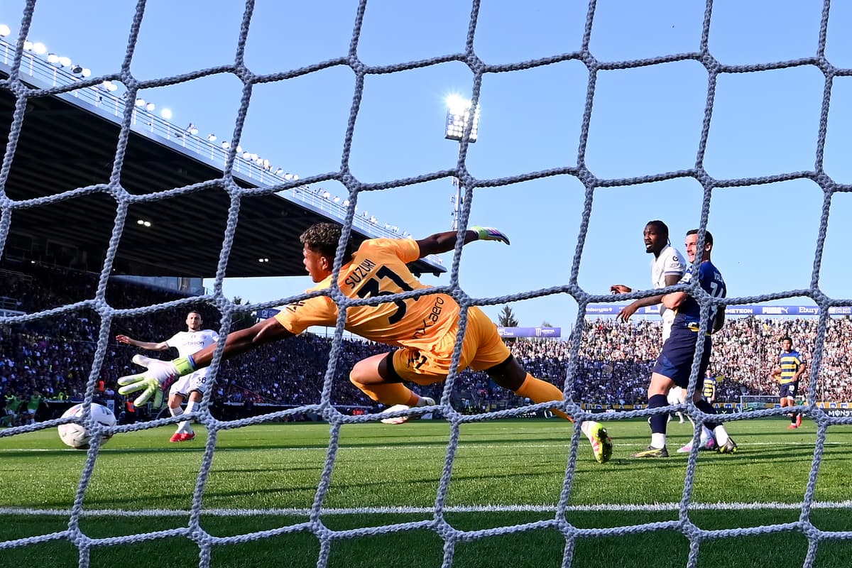 میلان به دنبال جذب سوزوکی برای جایگزینی ماینان در سال ۲۰۲۶