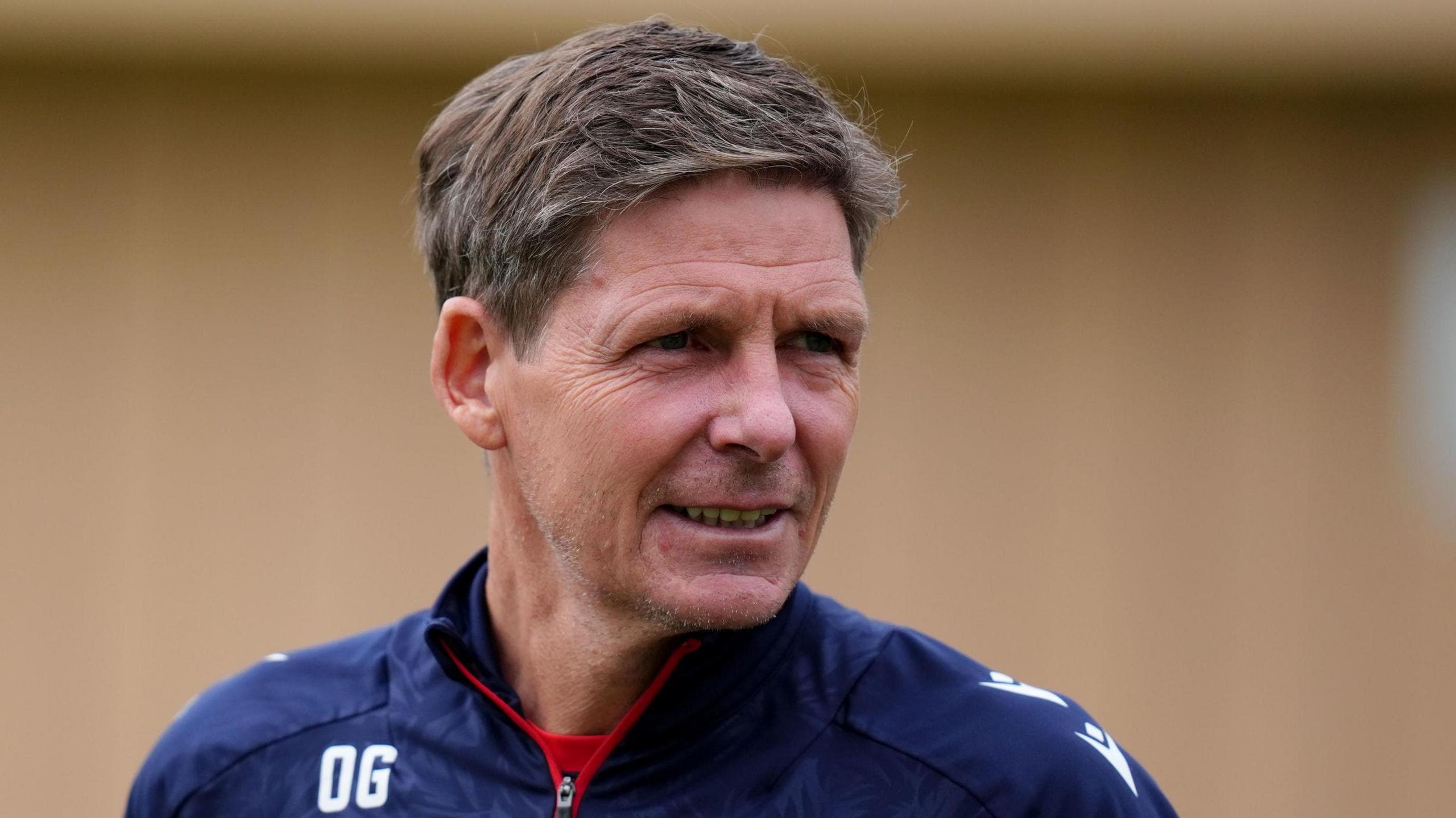 اولیور گلاسنر: «هرگز تهدید نکردم از کریستال پالاس استعفا بدهم»