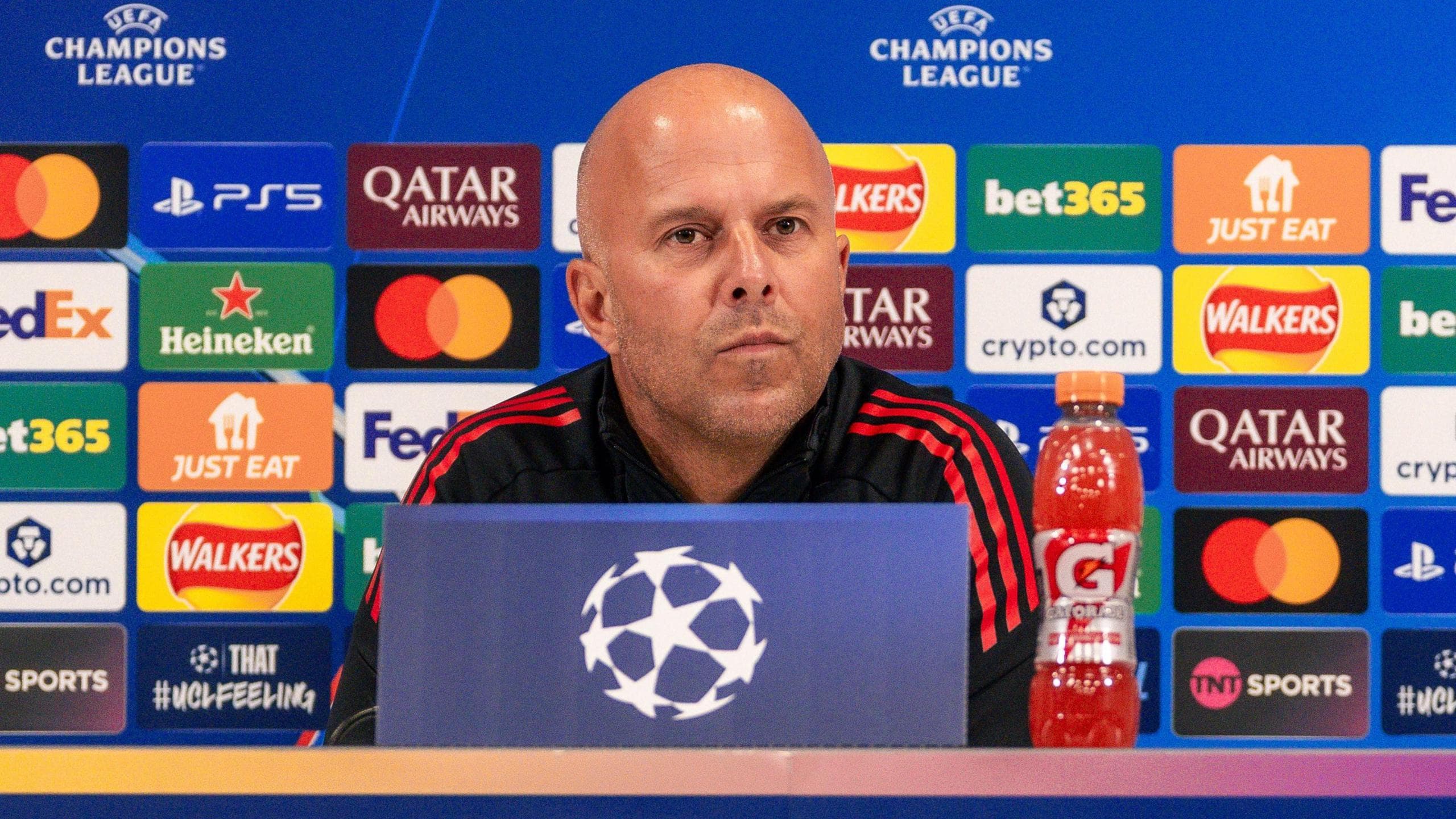 انتقادات آرنه اسلات به کارشناس‌ها: تمرکز بیش از حد بر هزینه ۴۵۰ میلیون پوندی لیورپول