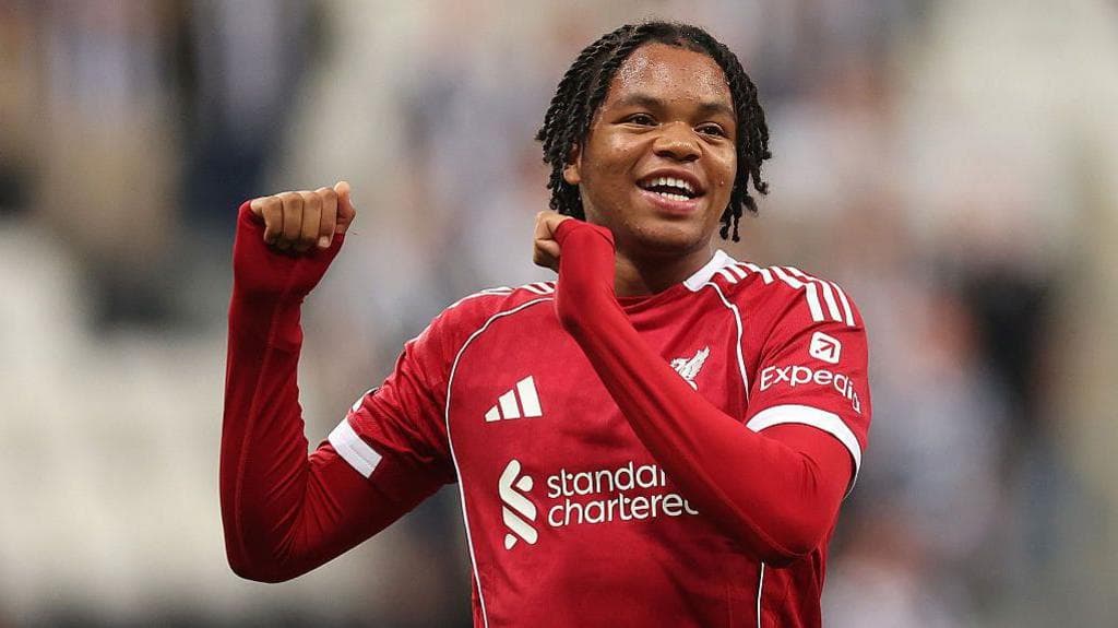 تمدید قرارداد حرفه‌ای ریو نگوموها با لیورپول؛ نوجوانی که رکوردها را جابه‌جا کرد