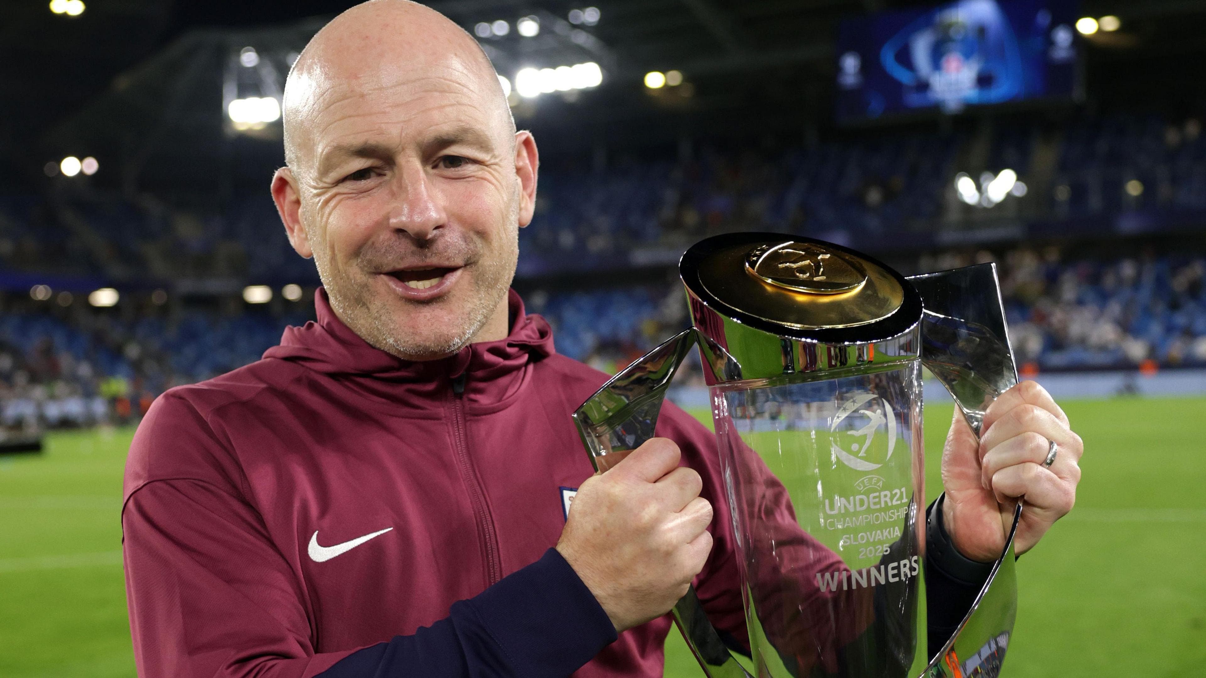 شروع دوران حرفه‌ای لی کارسلی، سرمربی موفق تیم زیر ۲۱ سال انگلیس، از دربی