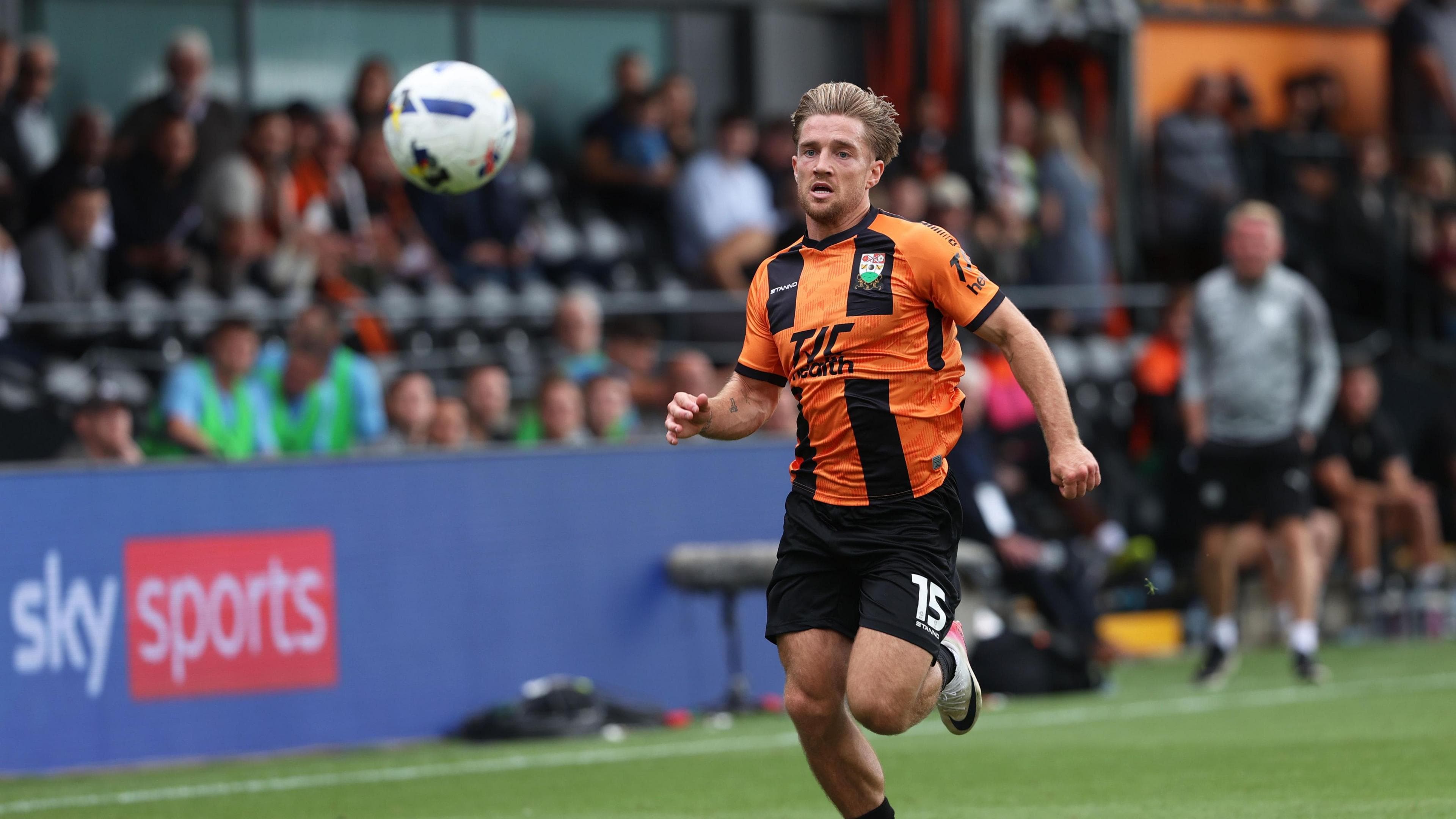 تأخیر در آغاز مسابقات لیگ ملی انگلستان برای حمایت از طرح صعود سه تیمی