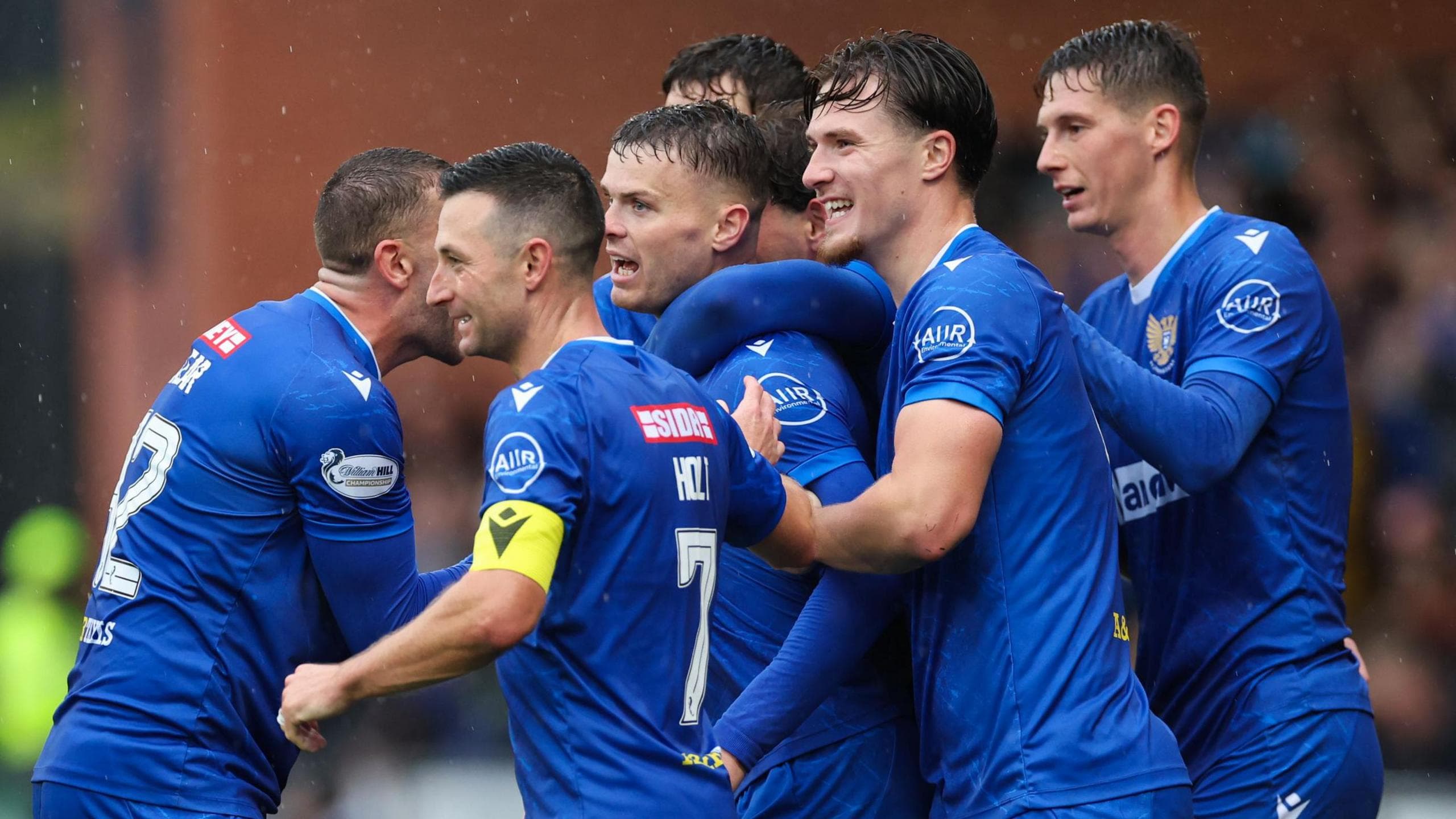 آیا سنت جانستون میتواند تا پایان فصل قهرمان شود؟