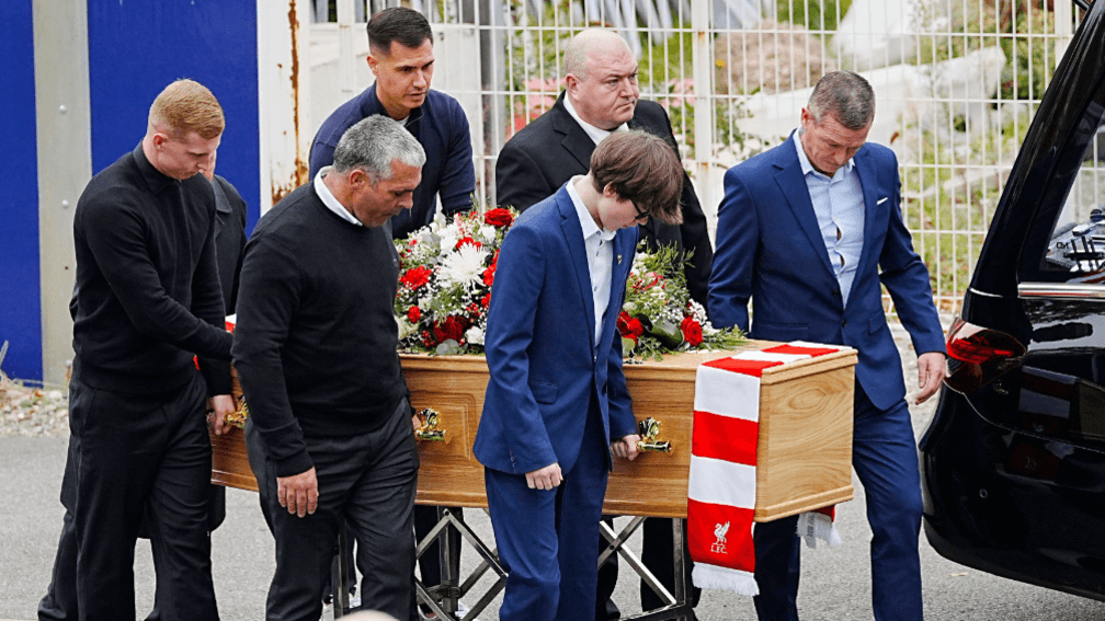 مراسم تشییع باشکوه مربی سابق لیورپول، مت برد؛ جمعیت ۶۰۰ نفره برای وداع