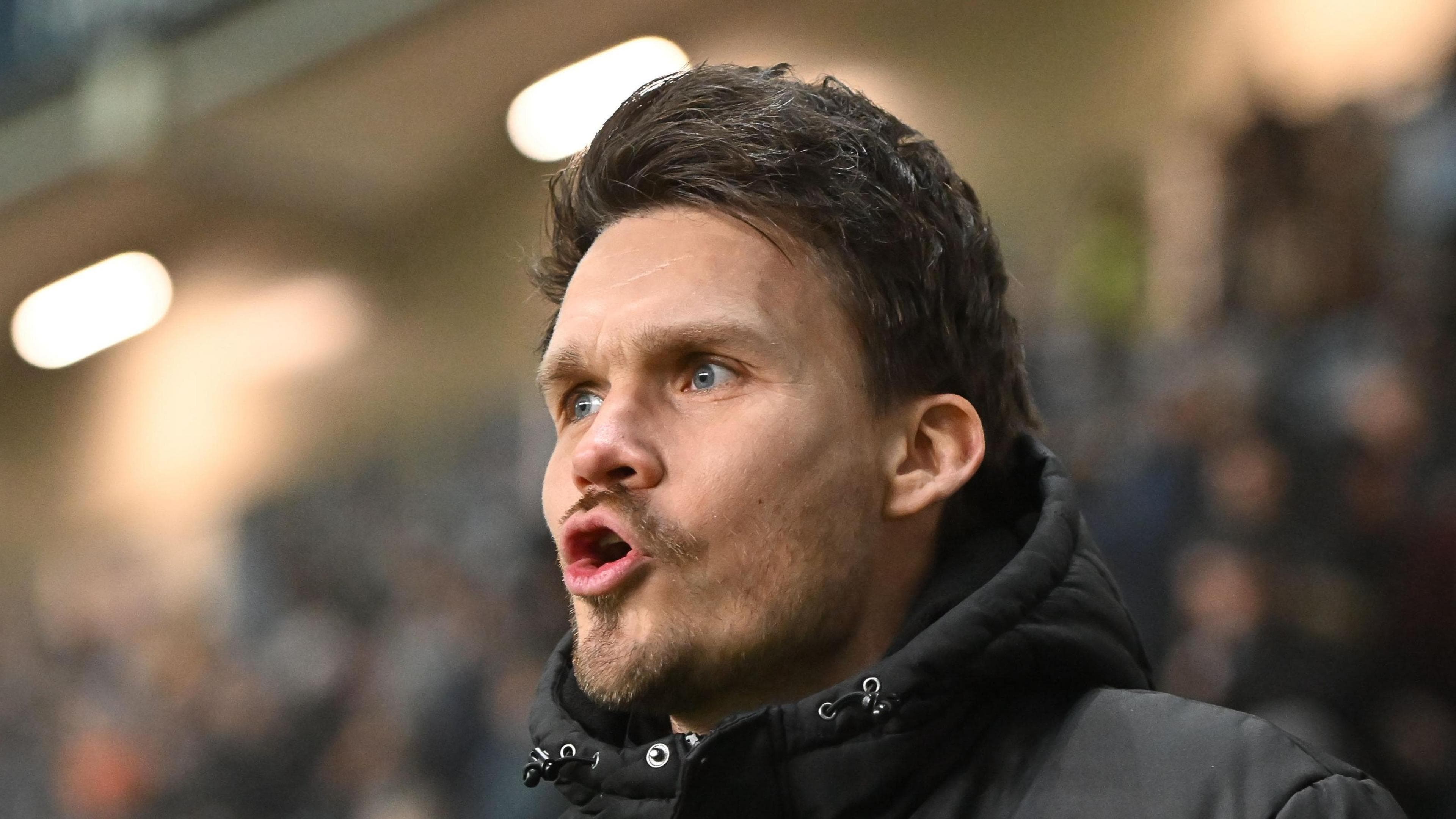 دنی رول، سرمربی جدید رنجرز: از چالش‌های شفیلد ونزدی تا آتشفشان آیبروکس