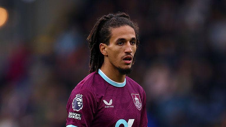 بررسی ادعای تف کردن هنیبال مجبری در دیدار برنلی - لیدز یونایتد توسط اتحادیه فوتبال انگلیس