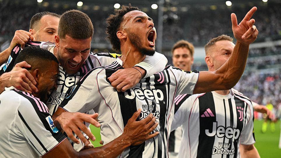 از پرورشگاه تا لیگ قهرمانان اروپا؛ لوید کلی "تازه شروع کرده‌ام"