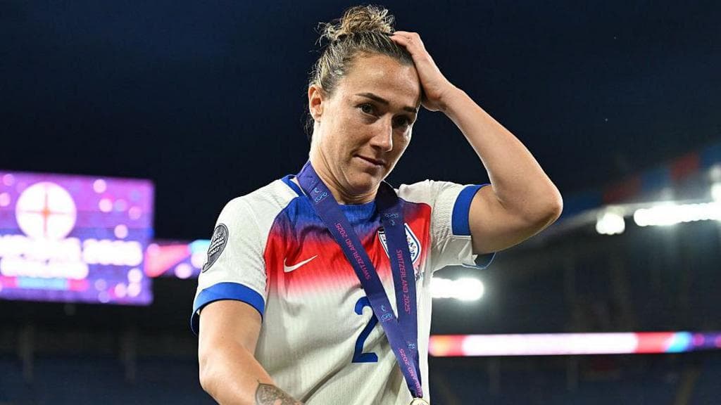 برنز به عنوان بازیکن سال انگلیس پس از درخشش در یورو انتخاب شد