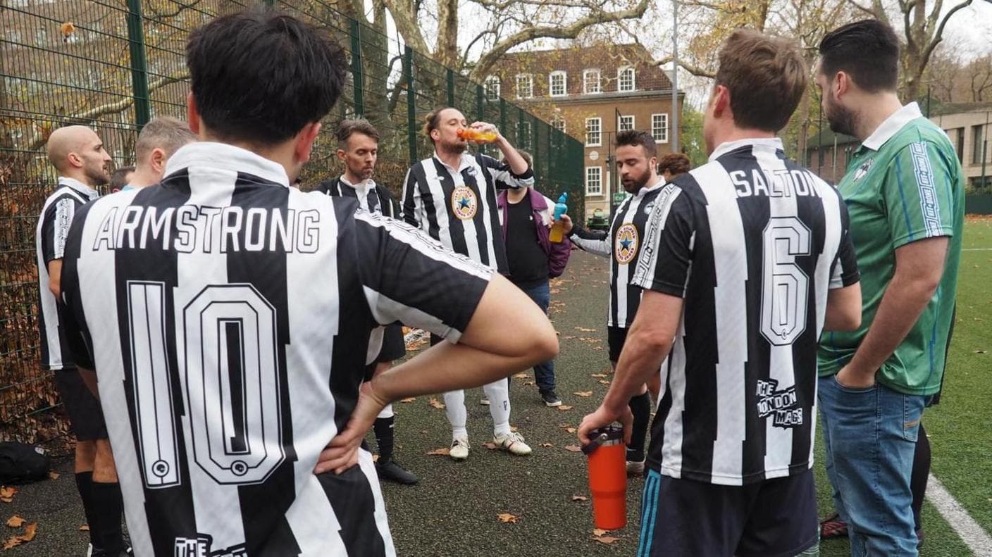 لیگ هواداران فوتبال در لندن؛ جایی برای تعلق خاطر و رفاقت