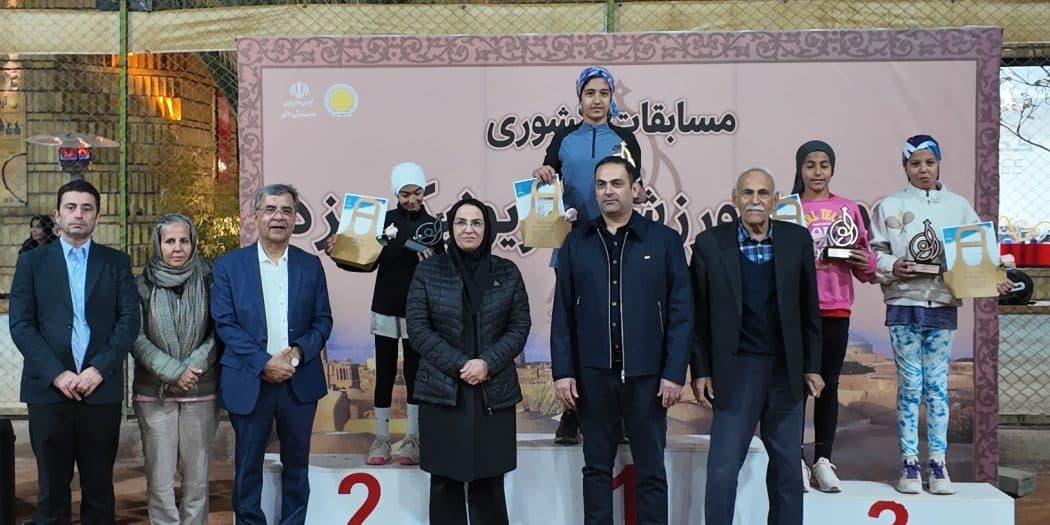 بازدید نایب رئیس فدراسیون تنیس از امکانات ورزشی یزد