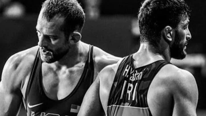 توپ تنیس در باران