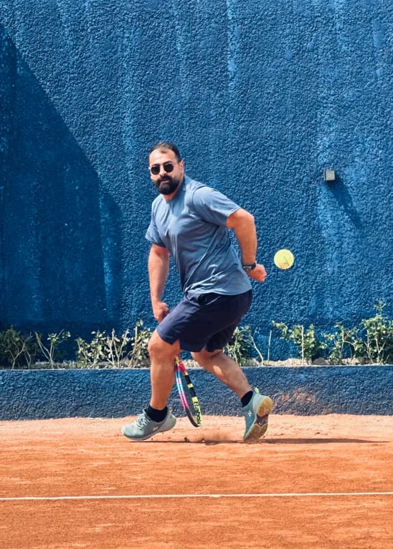 مهرداد نیکنام