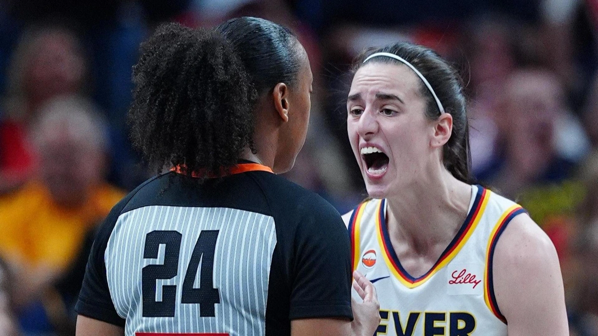 واکنش جنجالی کیتلین کلارک به داوری در دیدار WNBA