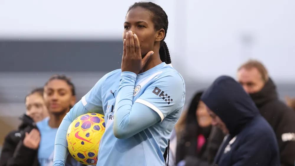 صد گل تاریخی خدیجه شا برای منچسترسیتی؛ کابوس مدافعان ویلا