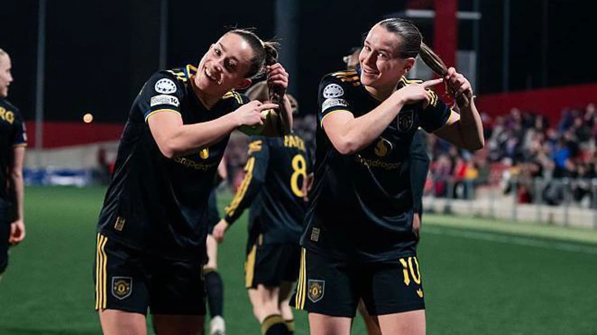 جشن خاص لتیسیر و ترلند پس از پیروزی منچستریونایتد مقابل اتلتیکو مادرید