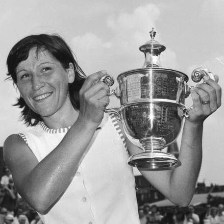 قهرمان ملکه که نیم قرن بر تخت سلطنت نشست