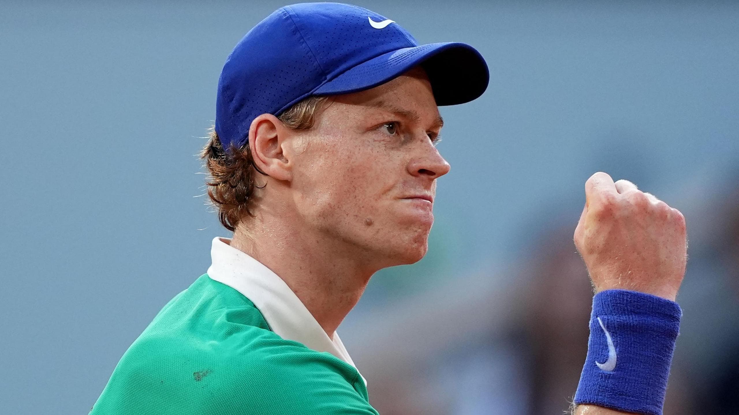 صعود یانیک سینر به فینال رولان گاروس با شکست جوکوویچ و جدال با آلکاراز