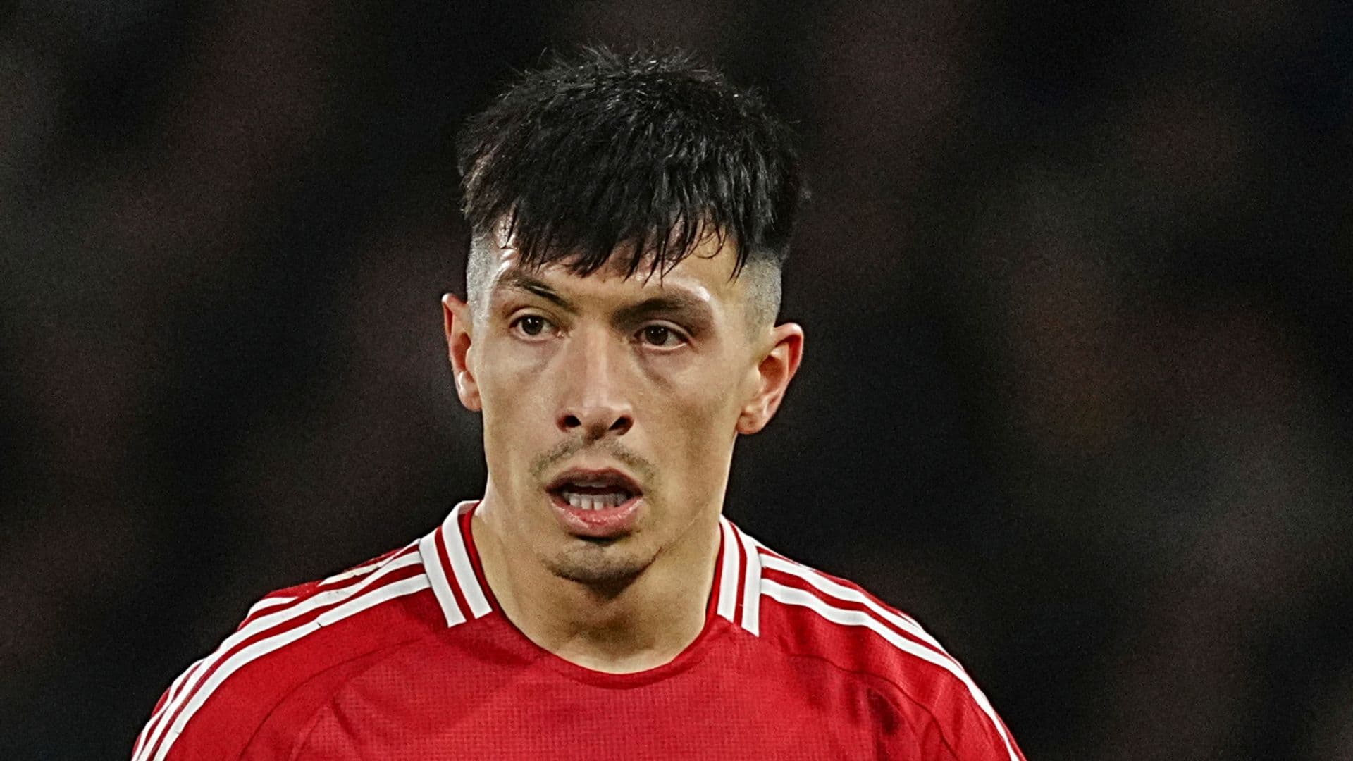 تلاش لیساندرو مارتینز، مدافع منچستریونایتد، برای بازگشت سریعتر به میادین