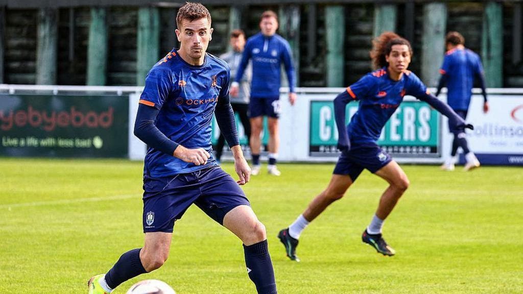 شگفتیسازی احتمالپذیر تیم نیمهحرفهای اوکلند سیتی مقابل بایرن و بنفیکا