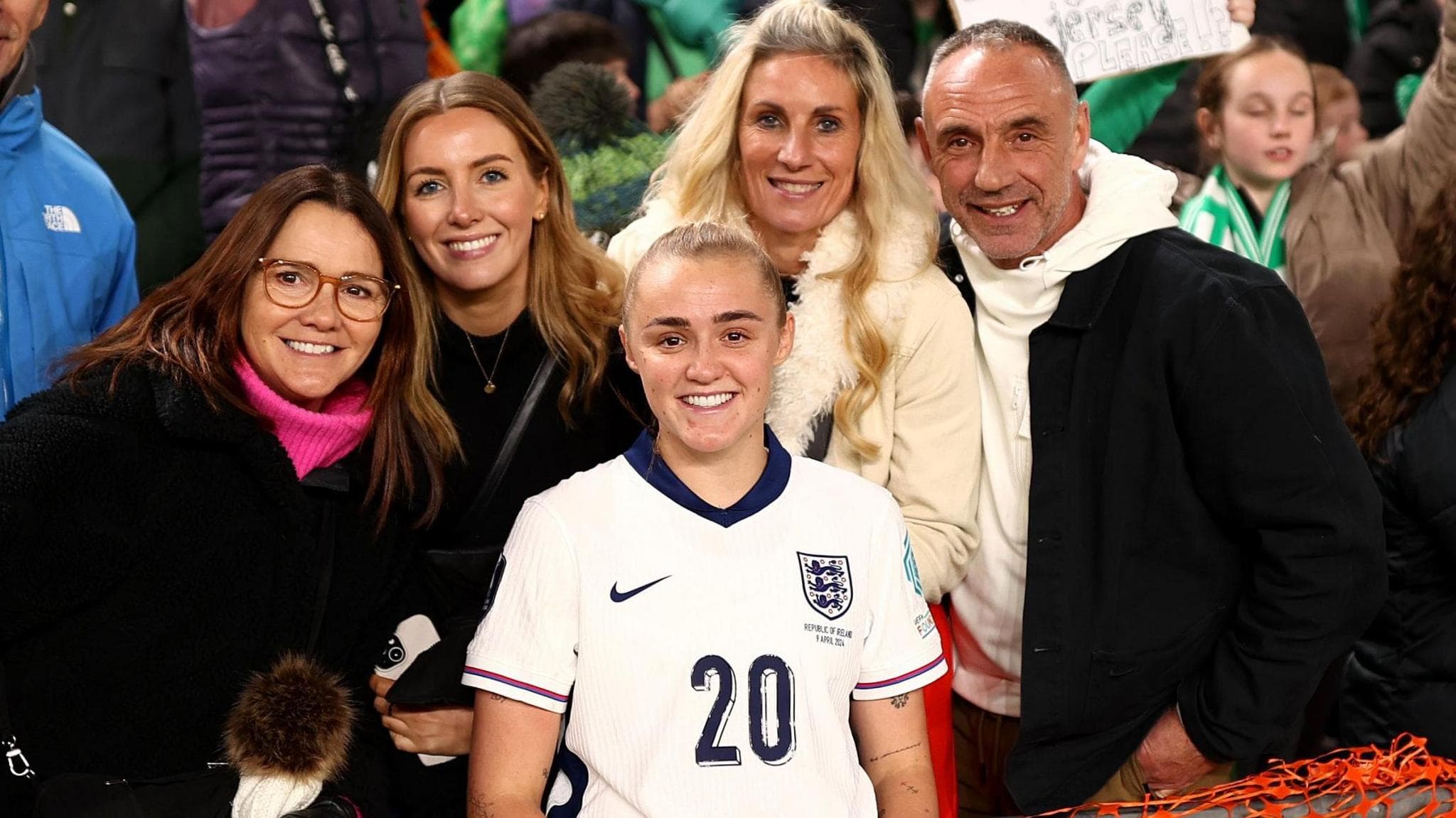 کمک مالی بازیکنان تیم ملی زنان انگلیس به خانوادههای خود برای حضور در یورو ۲۰۲۵