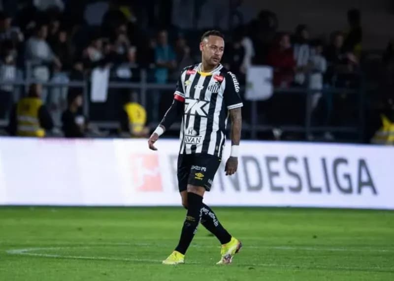 نیمار: نزدیک بود به جام جهانی باشگاهها بروم، اما ترجیح دادم بمانم و بیشتر تمرین کنم