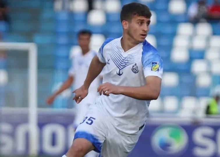 مصدومیت شدید ماهان صادقی؛ احتمال پارگی رباط صلیبی و دوری طولانی از میادین