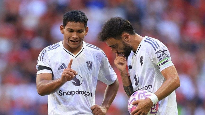 درخشش دیگو لئون، پدیده جدید منچستریونایتد در تساوی برابر لیدز