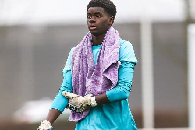 خاری رنسون، بازیکن جوان آرسنال از هافبک تا دروازهبان حرفهای