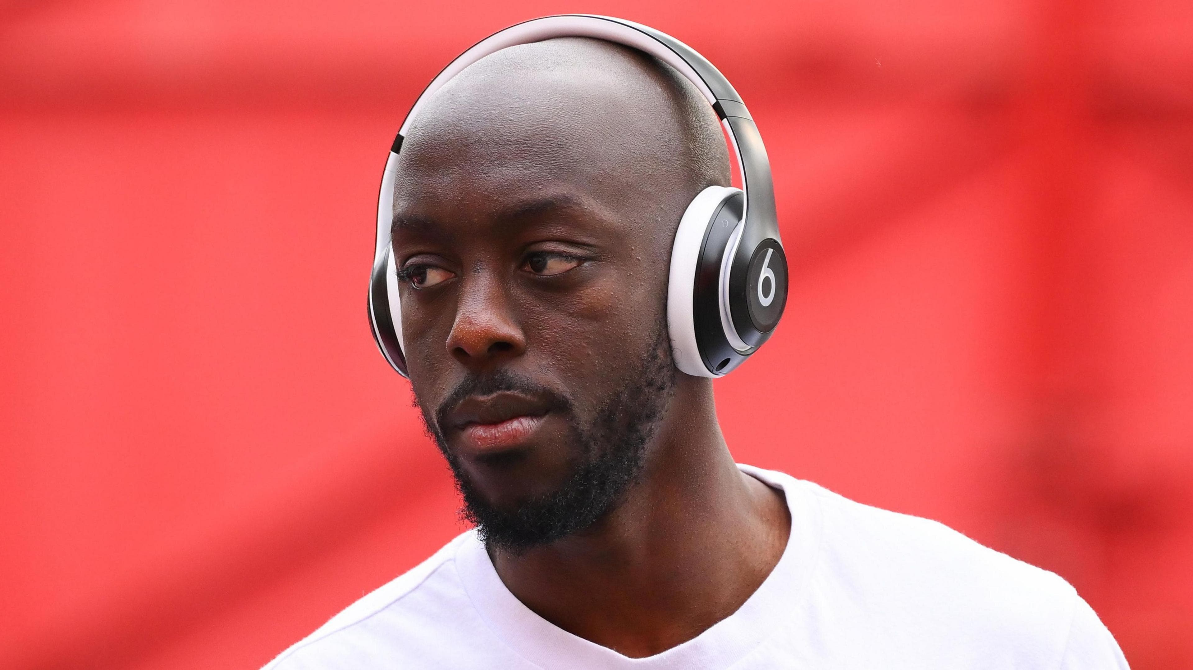 خروج ویسا از اردوی پیشفصل برنتفورد؛ احتمال انتقال به یکی از تیمهای بزرگ انگلیس