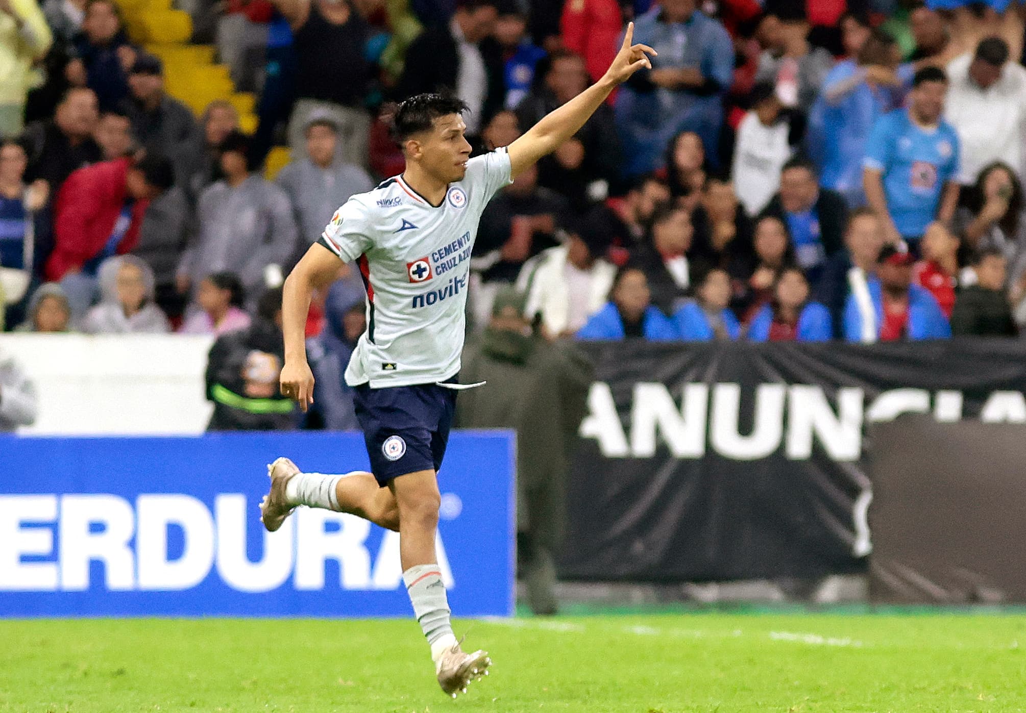 ستایش تیتو ویلا از تلاشهای آنخل سپولودا در تیم کروز آزول