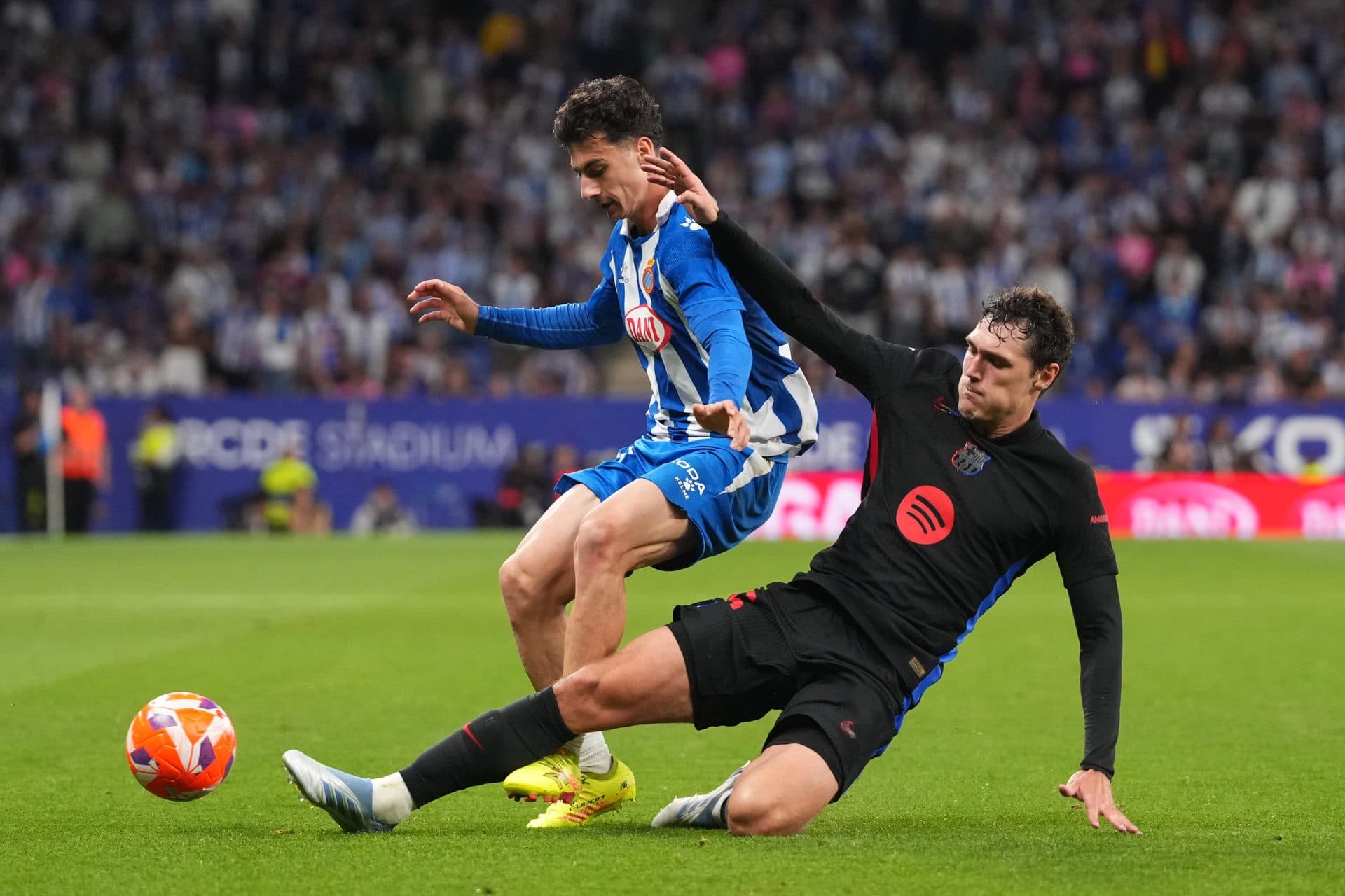 آینده نامشخص آندریاس کریستنسن در بارسلونا؛ جدایی قطعی اما بدون پیشنهاد جدی