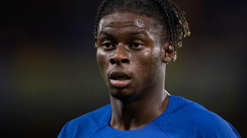 انتقال لزلی اوگوچوکو از چلسی به برنلی با قراردادی پنجساله