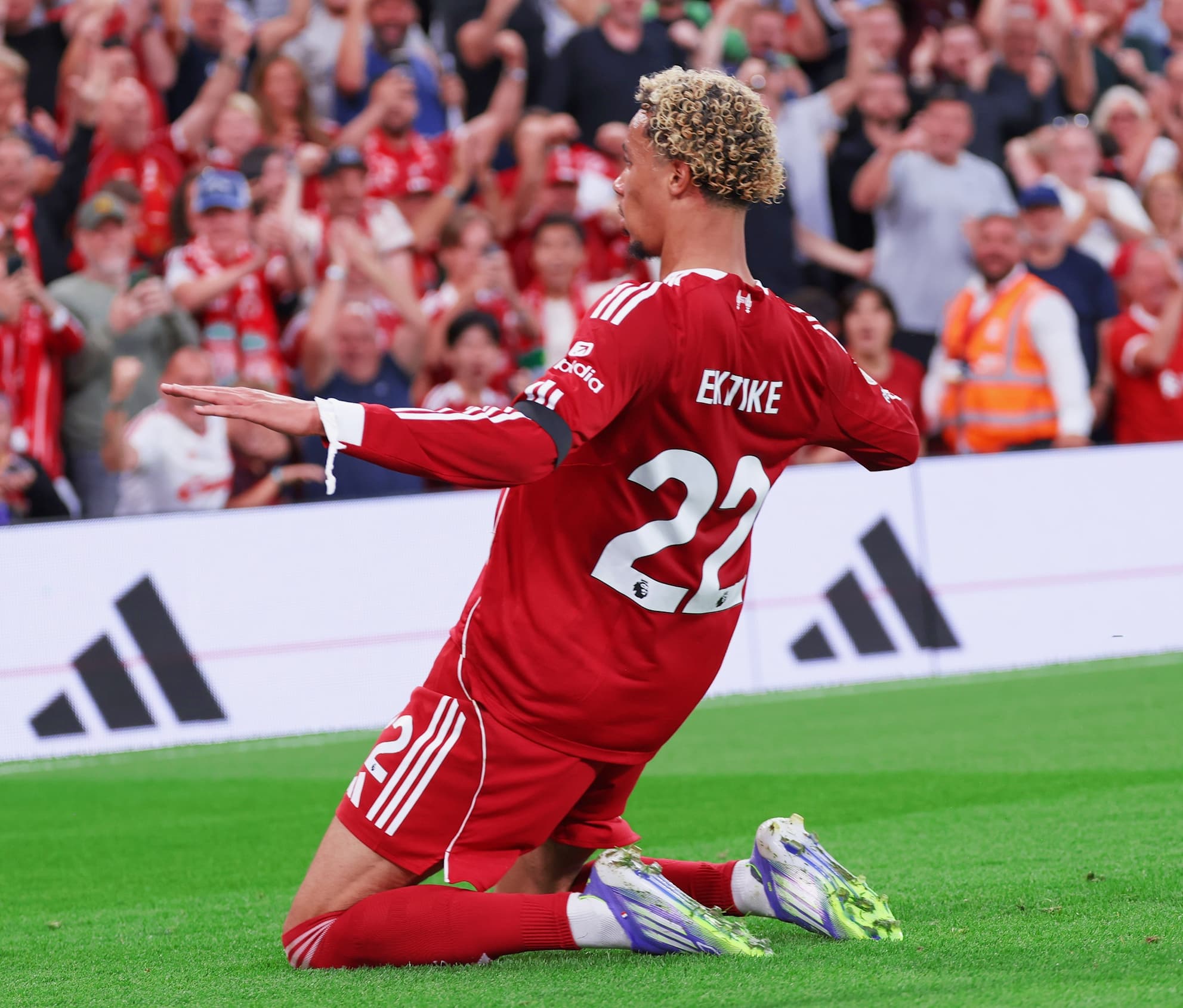 درخشش اکیتیکه، بحث بر سر برنامه نقلوانتقالات لیورپول را داغ کرد