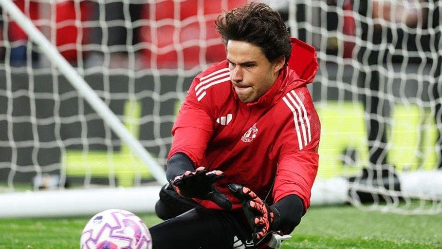 چه زمانی سنه لامنز، خرید ۱۸ میلیون پوندی، فرصت بازی در منچستریونایتد را پیدا میکند؟