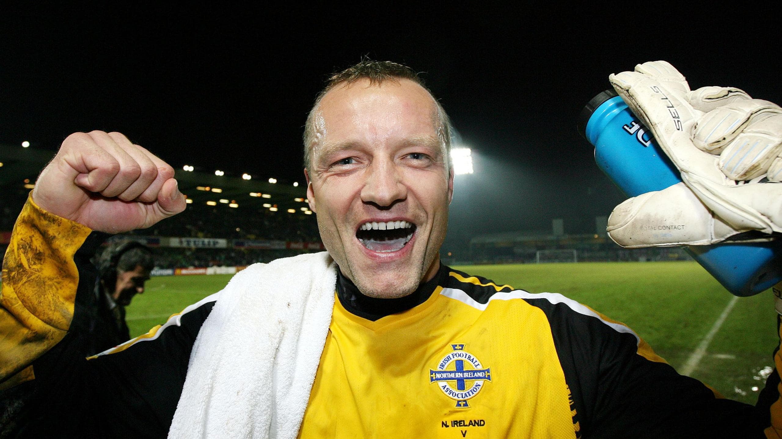 چطور دروازهبان متولد آلمان به اسطوره دروازهبانی ایرلند شمالی تبدیل شد؟